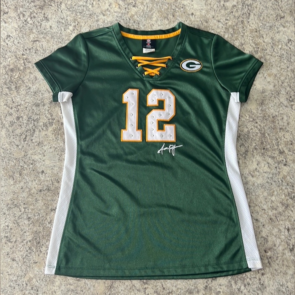 Green Bay Packers Team NFL women’s size medium Aaron Rodgers #12 v-neck jersey